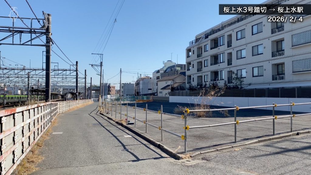 上北沢から桜上水の駅間では引き上げ線の整備計画があり用地が広く取られている